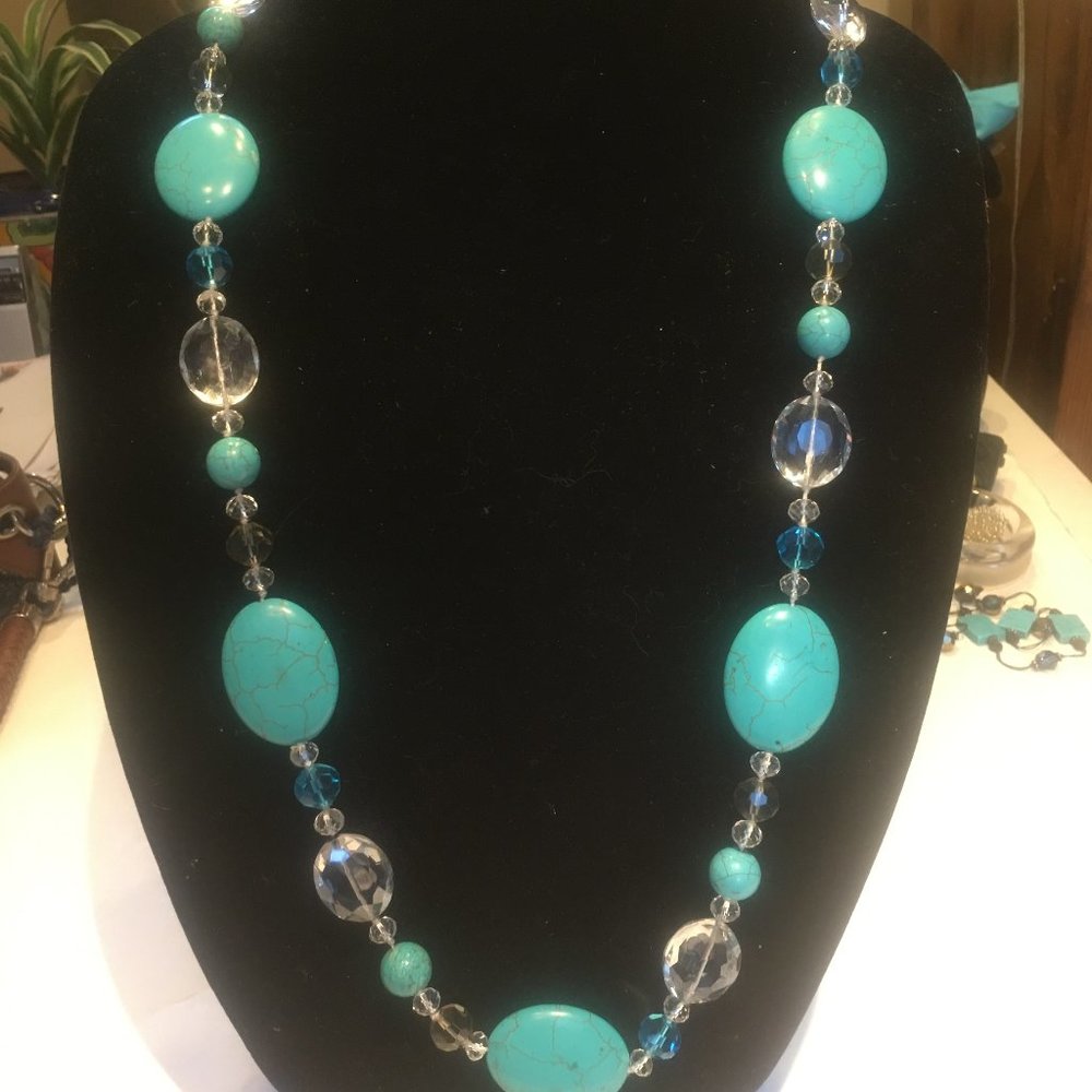 TURQUOISE NECKLACE WITH CRYSTAL,TURQ BEADS